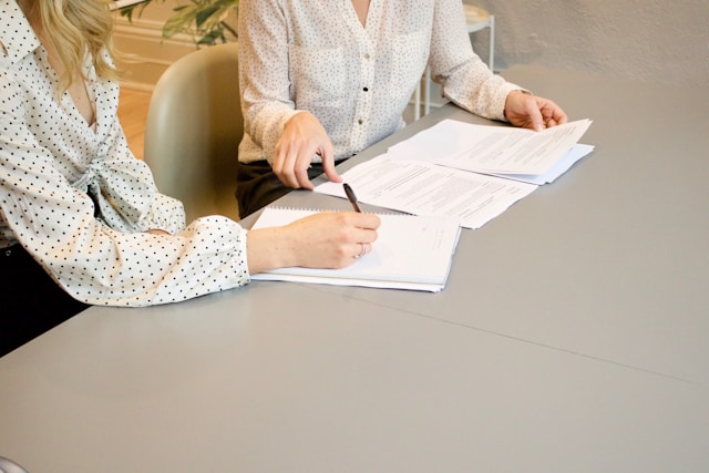 Von der Uni in die Immobilienwelt: Welche Studiengänge führen zum Erfolg?